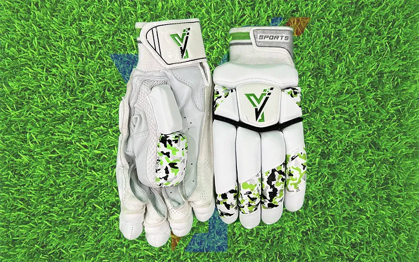 Cricket Protective Equipment & Accessory : Cricket Batting Gloves