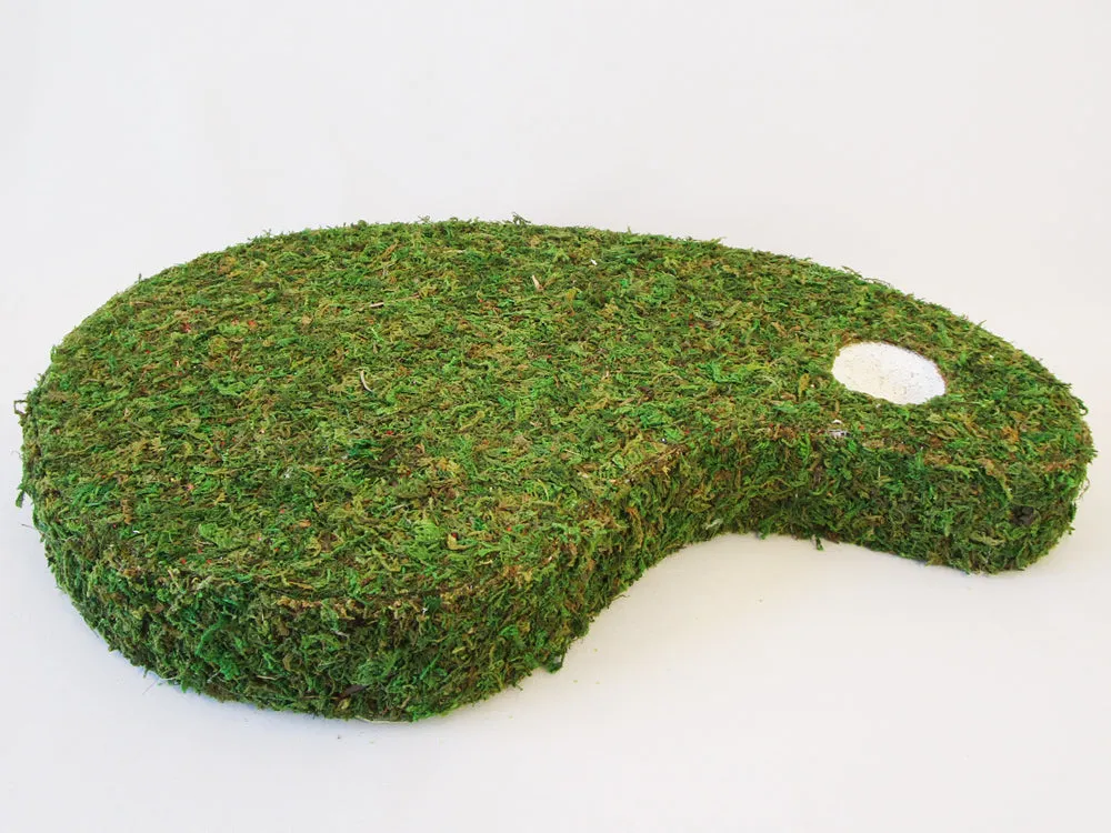 Mossy Kidney Shaped Golf Base